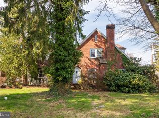 28 Orchard Ln, Berwyn, PA 19312