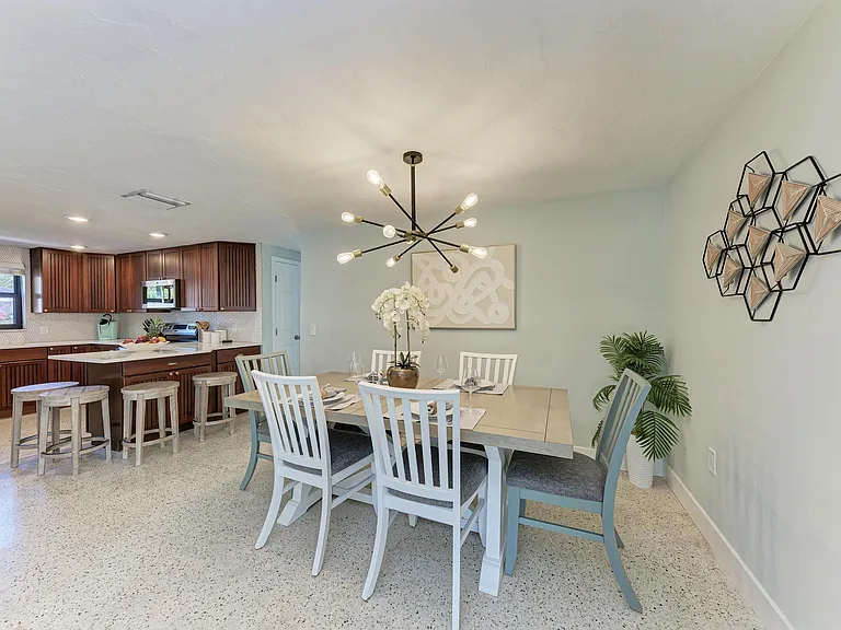 730 Fox St — Photo 11