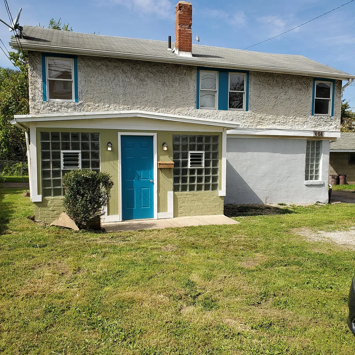 608 Walnut Ave photo 1
