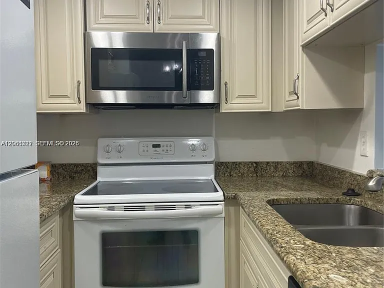 7250 Golf Colony Ct #102 — Photo 7