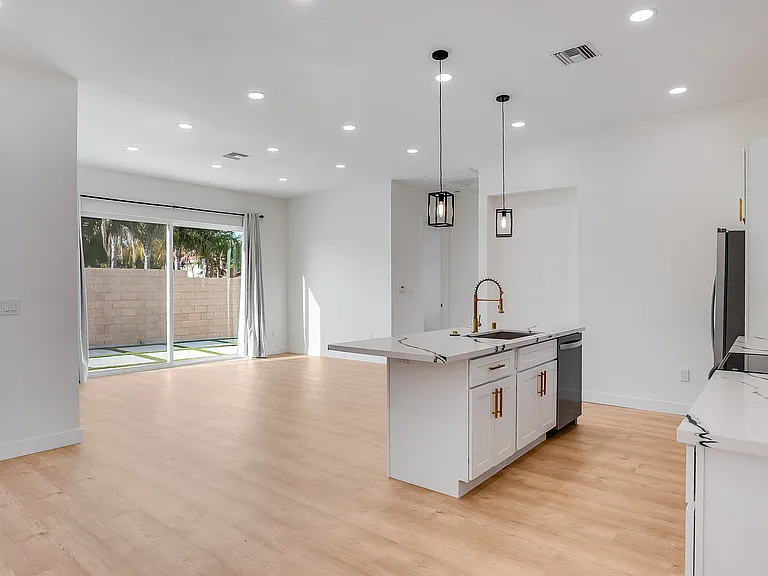 1822 Pomona Ave #B — Photo 10