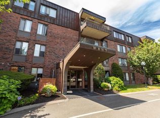 1004 Paradise Rd APT PHK, Swampscott, MA 01907