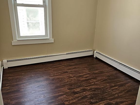 3rd image of 10317 121st St #2