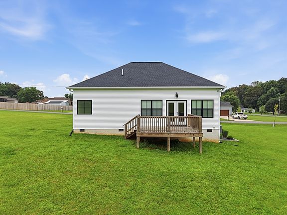 3rd image of 35 Monica St
