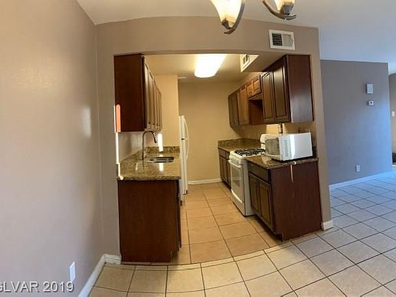 4th image of 3438 Villa Knolls West Dr