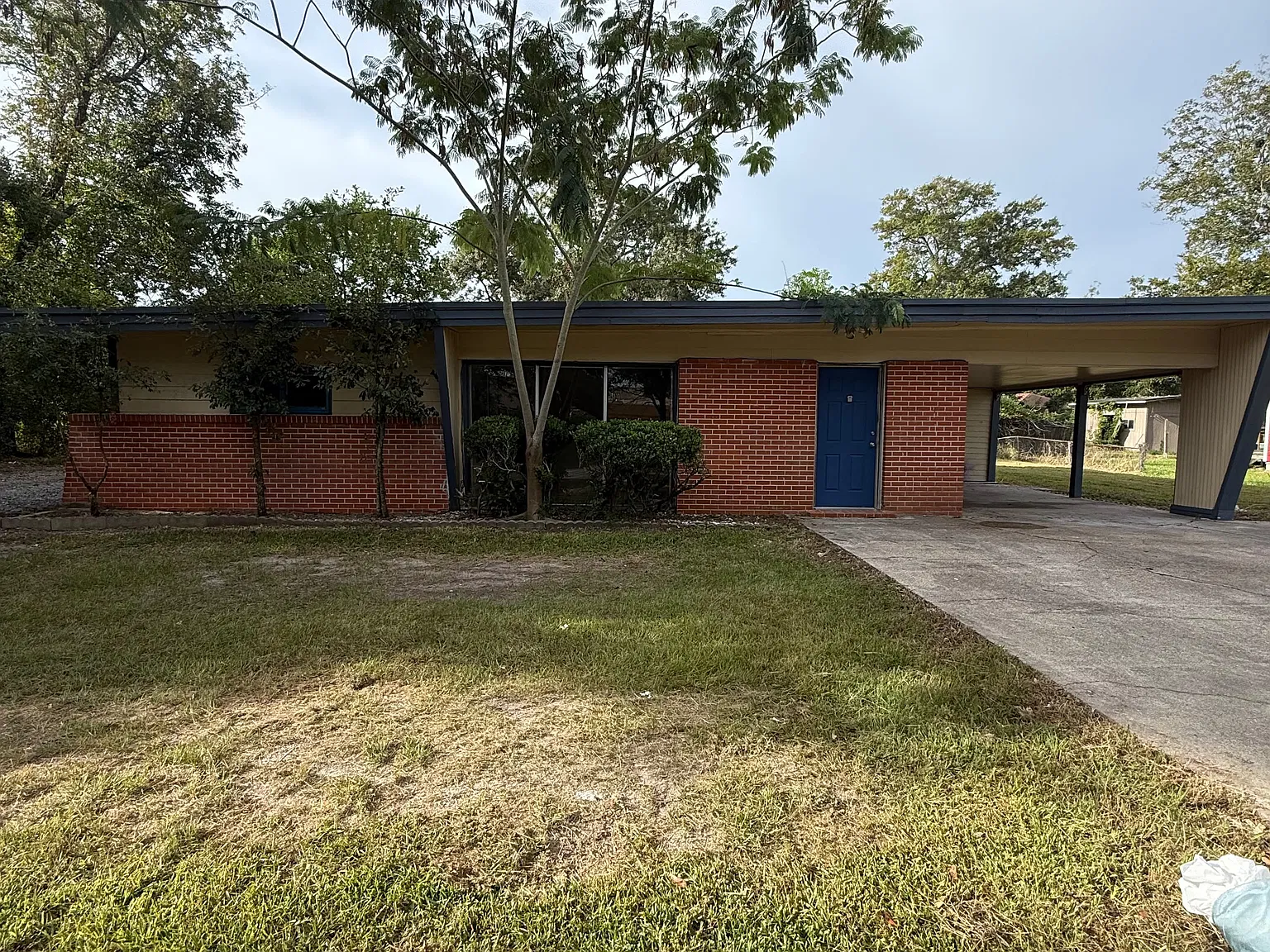 3 bed, 1080 sqft, $1,800 — Photo 1