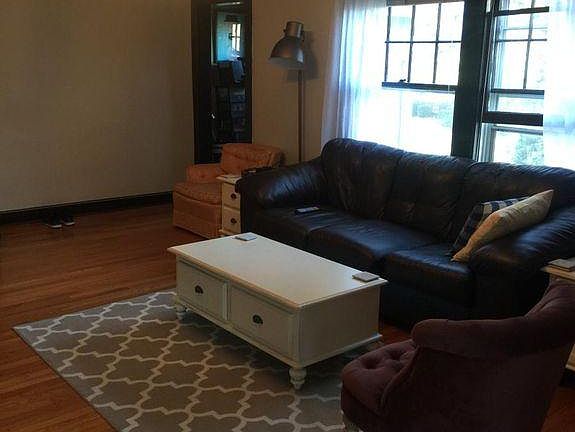 4th image of 207 W 51st Ter APT 2