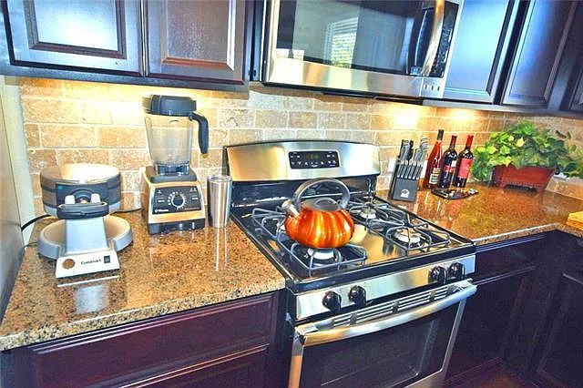 10504 Branden Ct — Photo 9