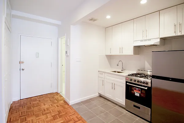 Rented by City Connections Realty | media 5