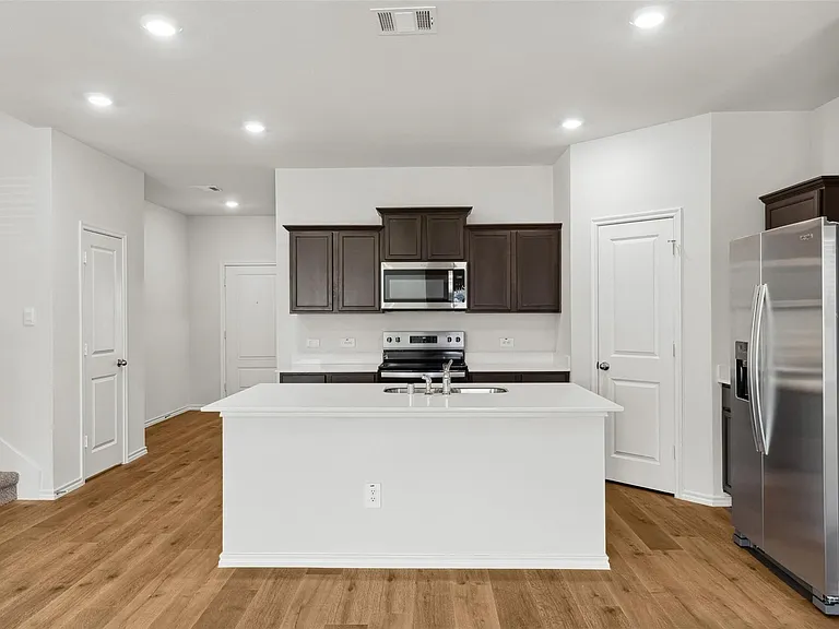 13204 Enclave Pkwy — Photo 5