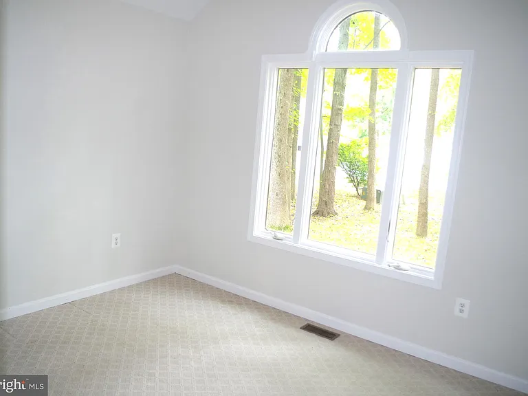 812 Petinot Pl — Photo 13