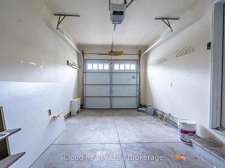 113 Echovalley Dr — Photo 5