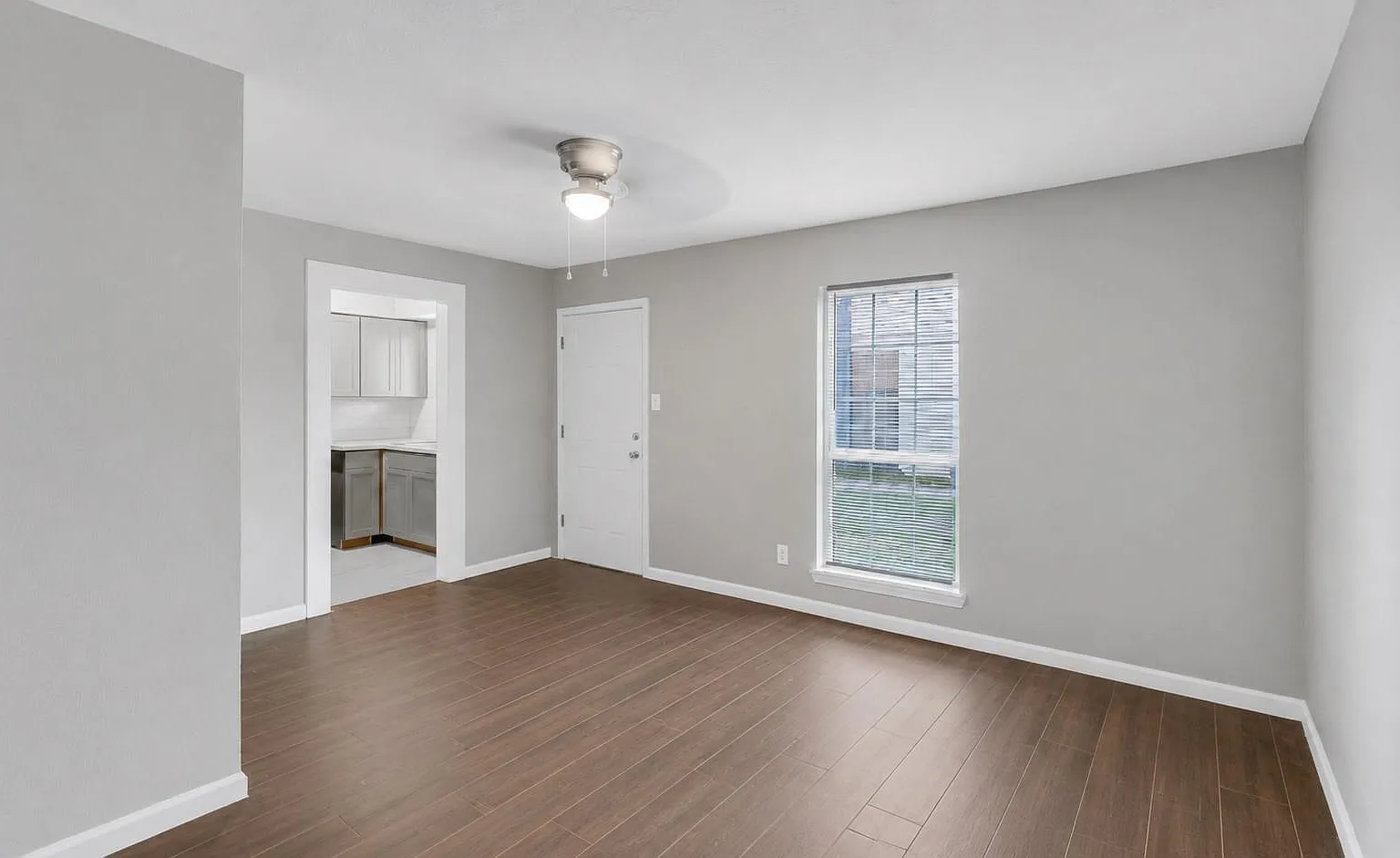 2 bed, 1.0 bath, 1000 sqft, $1,425 — Photo 1
