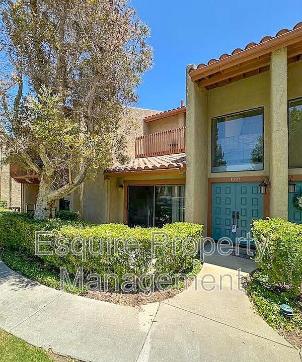 1st image of 660 Rosewood Ave