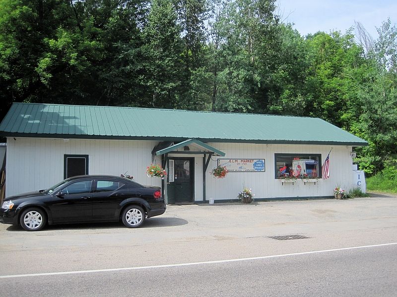 2nd image of 163 Broadway
