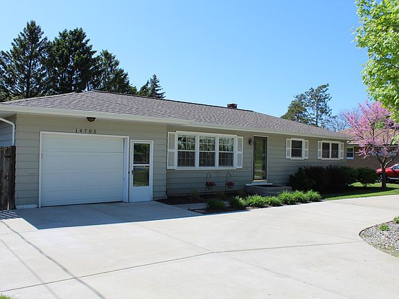 3rd image of 14705 Lakeshore Dr
