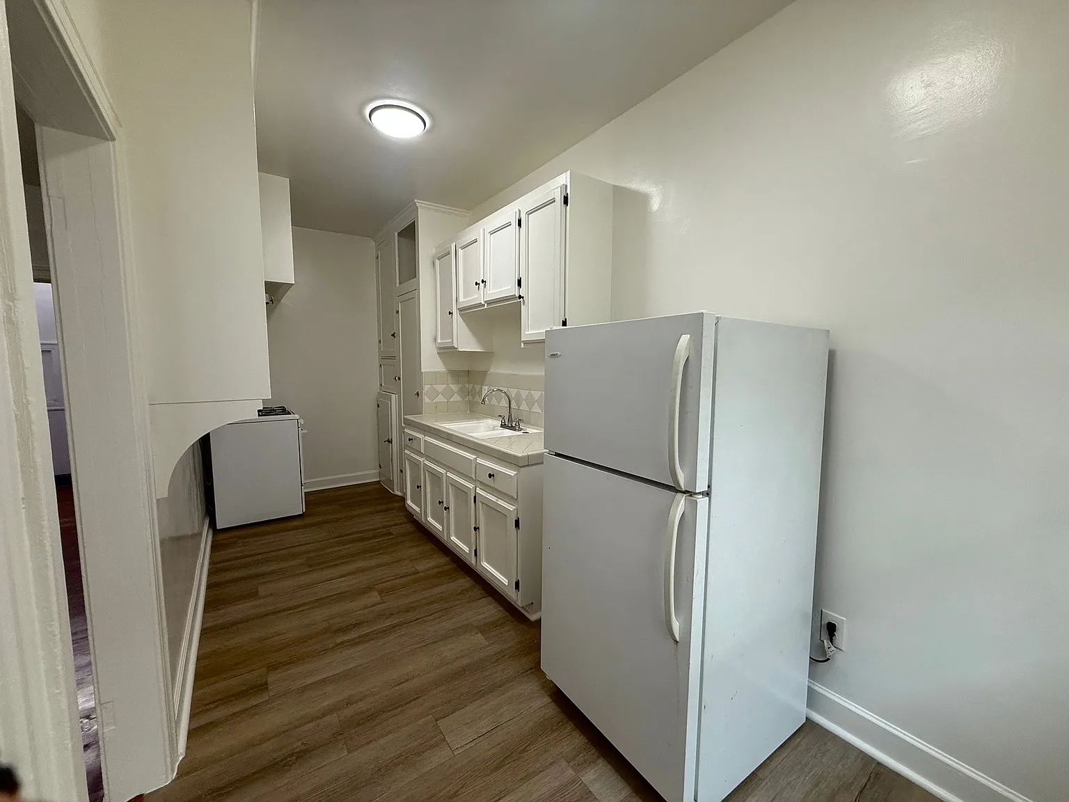 Studio, 450 sqft, $1,250 — Photo 2