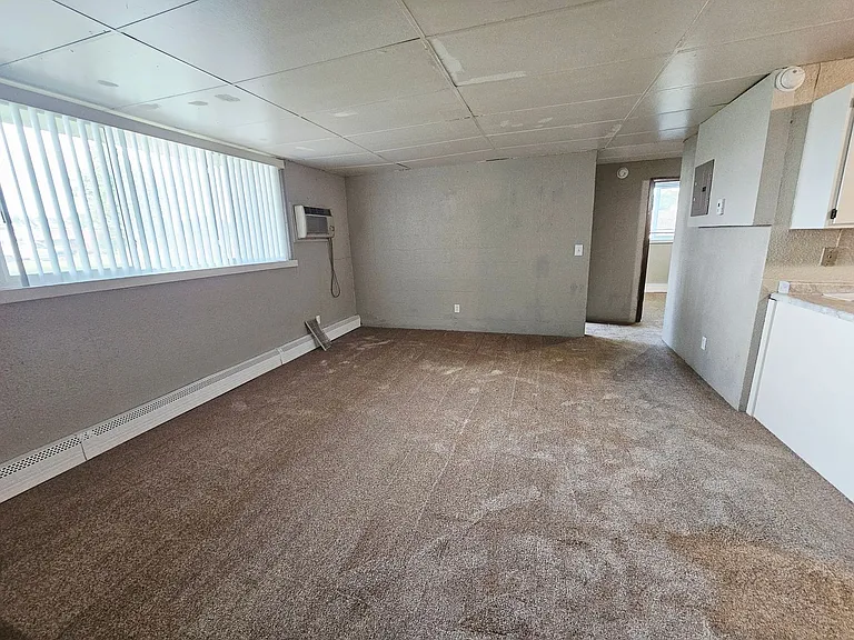 1008 Portland Dr — Photo 2