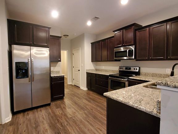 2nd image of 1018 Grand Teton Dr