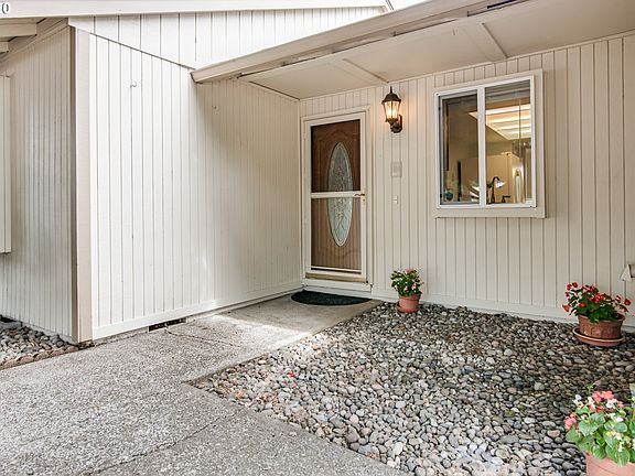 2nd image of 307 SE 150th Ct