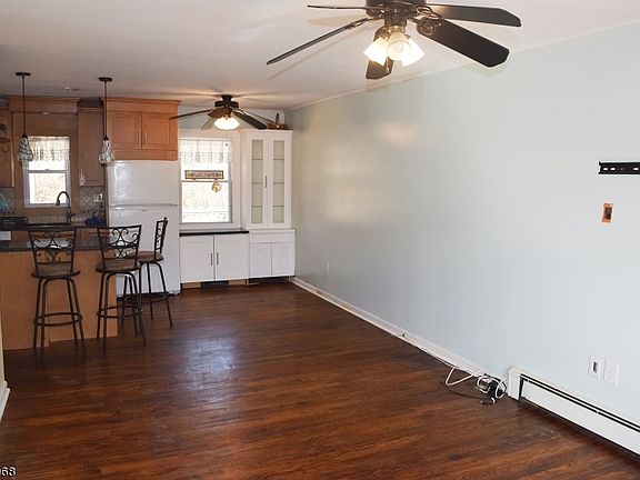 2nd image of 35 Black Oak Dr