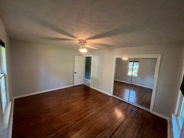 114 Elbar Dr — Photo 25