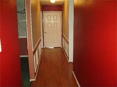 2nd image of 10523 Canyoncrest Ln