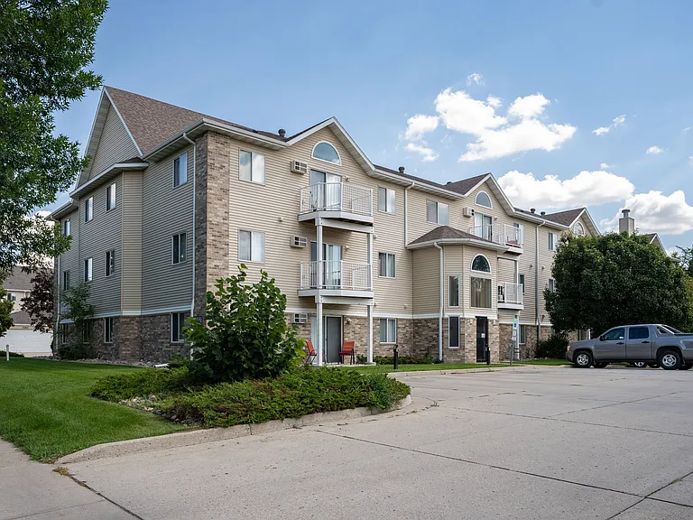 Bismarck, ND Sierra Ridge Apartments | Exterior