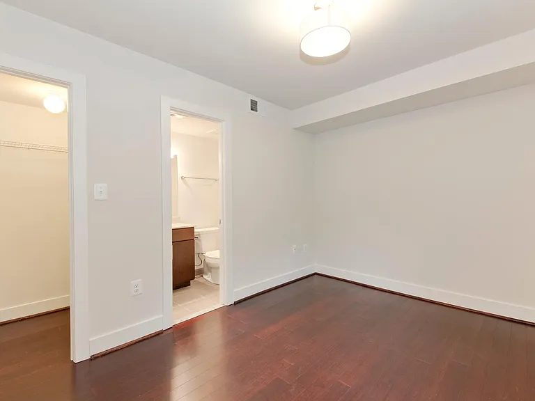 Master bedroom without furniture
