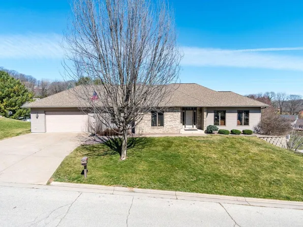 402 N Hill St, La Crescent, MN 55947