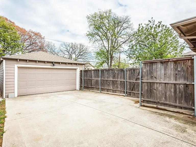 570 Bondstone Dr — Photo 22