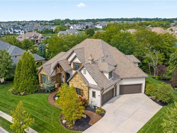 11514 W 163rd Ct, Overland Park, KS 66221
