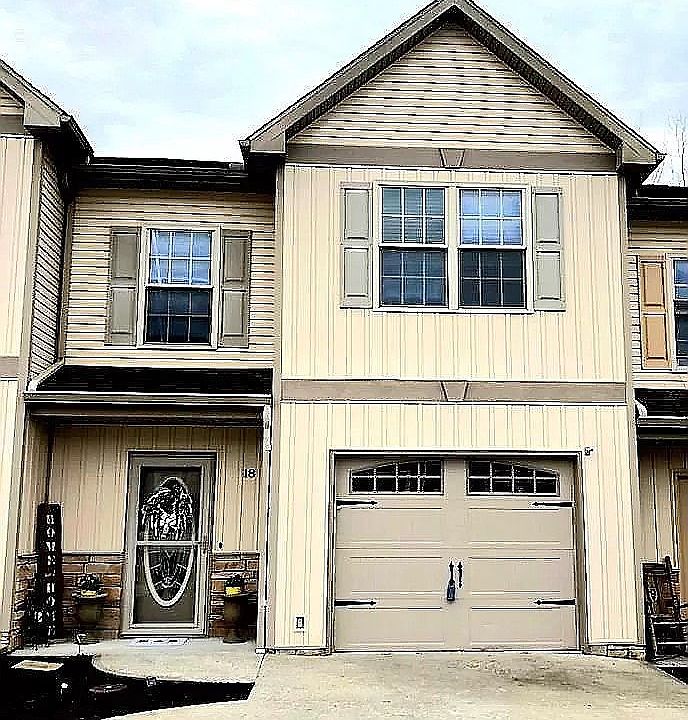 1st image of 18 Fairway Dr