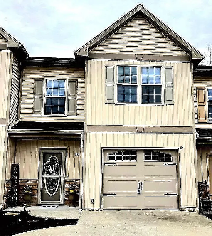 18 Fairway Dr photo 1