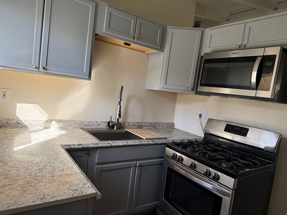 1st image of 1385 Oakdale Ave