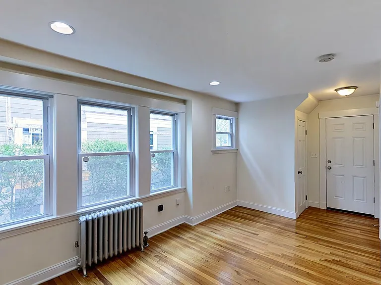 742 Washington St #1 — Photo 8