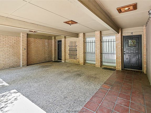 3rd image of 4 Forest Dr #Cs