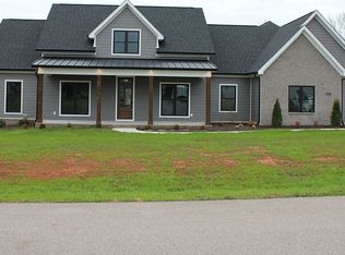 2447 Silver Oak St, Bowling Green, KY 42104