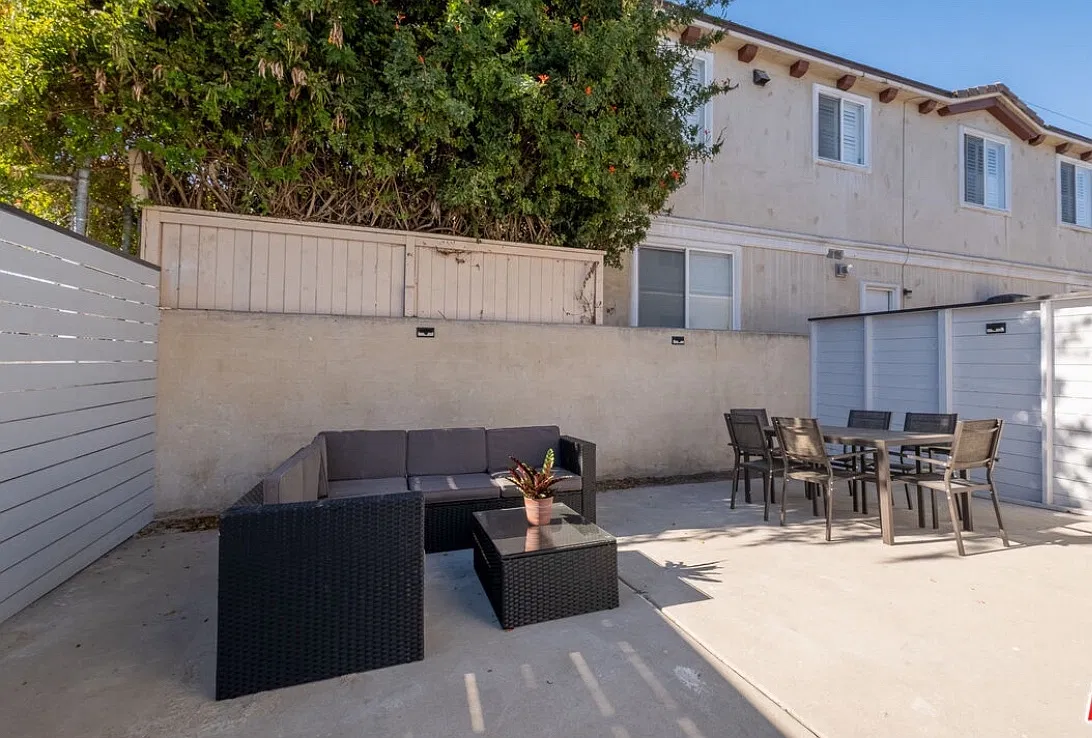 2 bed, 700 sqft, $3,350 — Photo 4
