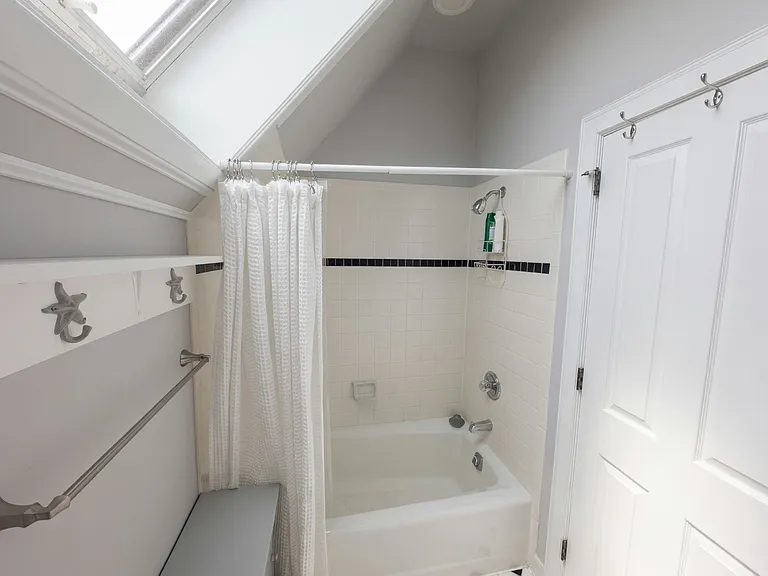 3 E Beach Dr #3 — Photo 13