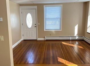 493 Warwick Ave, Warwick, RI 02888