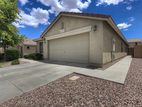 4th image of 32967 N Quarry Hills Dr