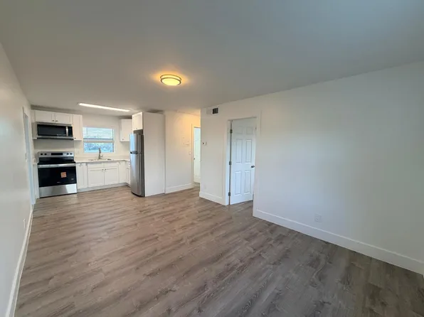 5841 SW 36th Ct APT 205, Davie, FL 33314