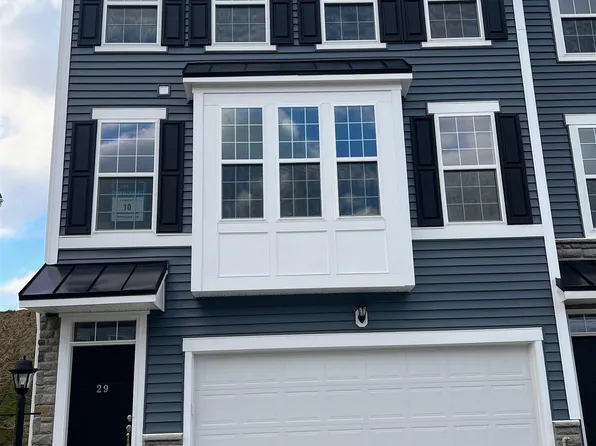 29 Dover Ct, Bridgeport, WV 26330