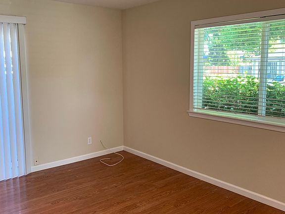 4th image of 4085 Bismarck Dr