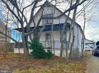 1317 Edgely Rd, Levittown, PA 19057