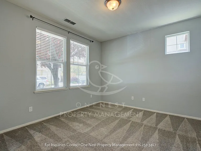 862 Courtyards Loop — Photo 7