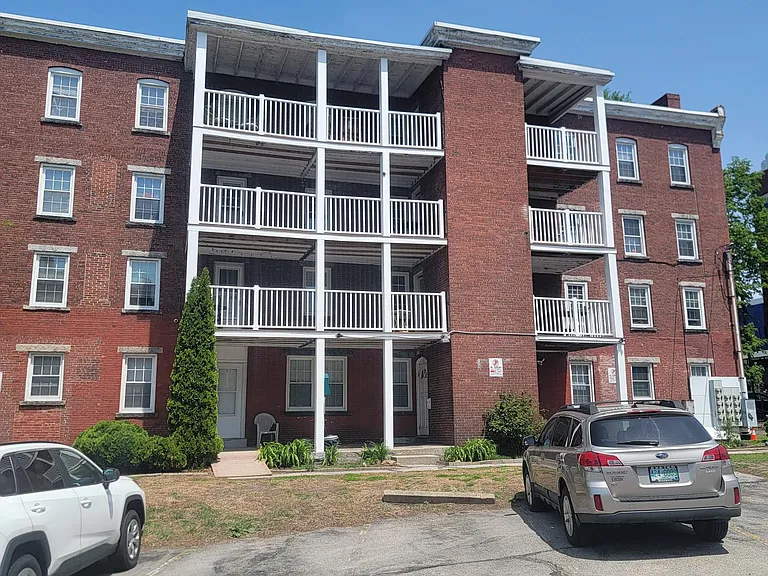 96 Mechanic St #4 — Photo 1