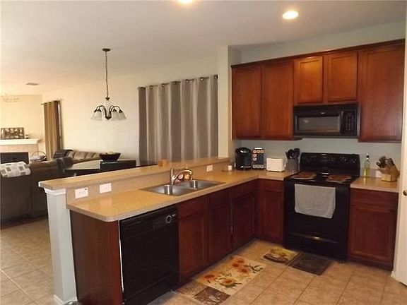 4th image of 5813 Touchstone Dr