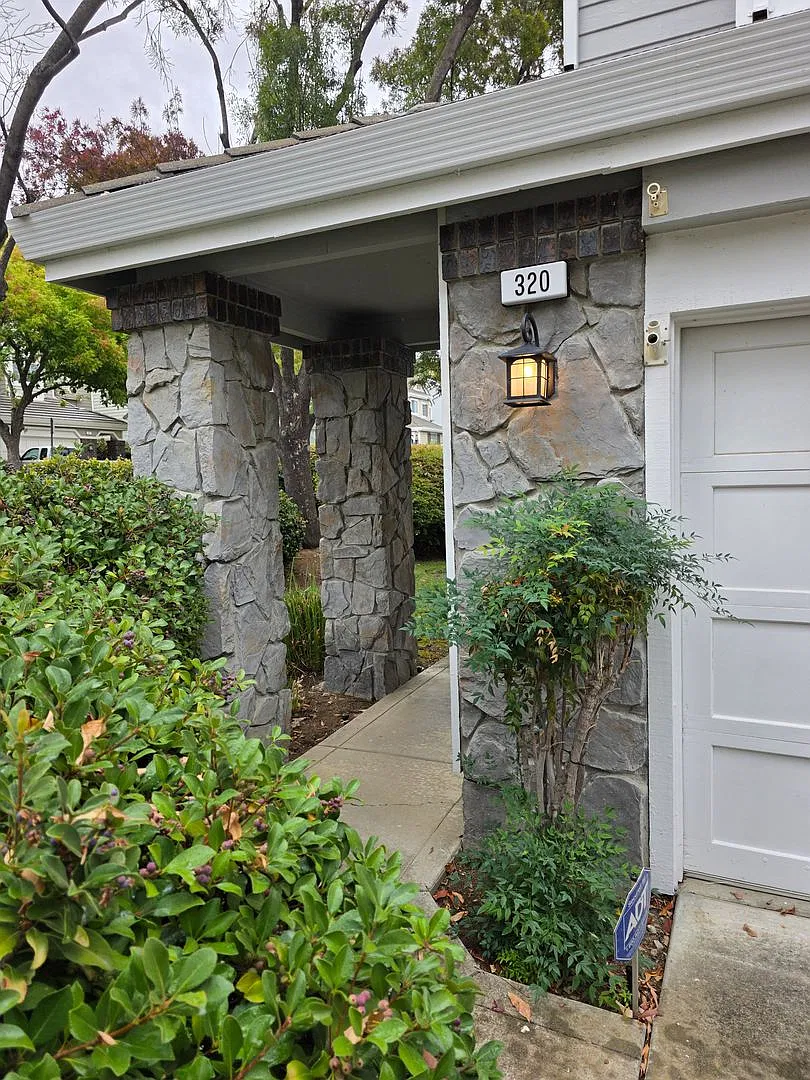 Beautiful, Easy Living in 3bd/2.5ba in Clayton's Black Diamond — Photo 2